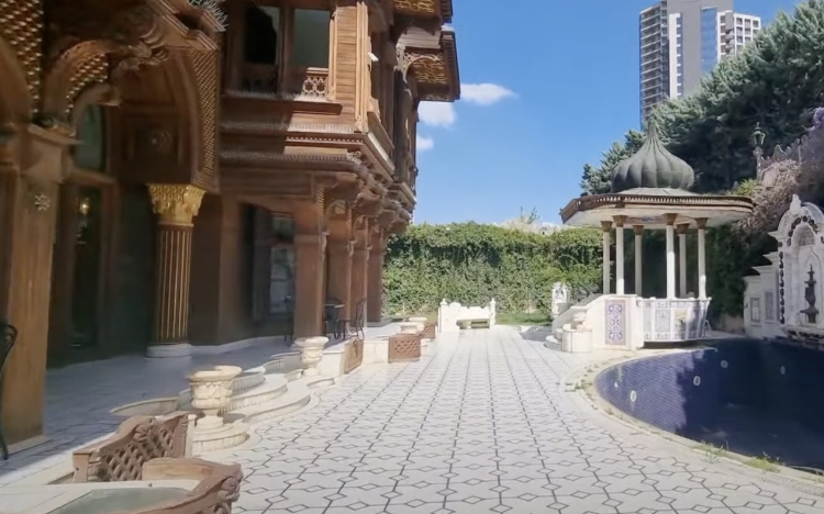 A Touch of Ottoman Elegance Just 4 ..