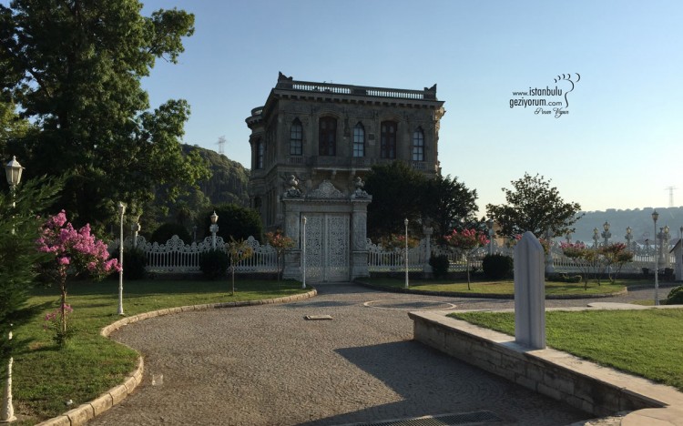 Kucuksu Pavilion - National Palaces