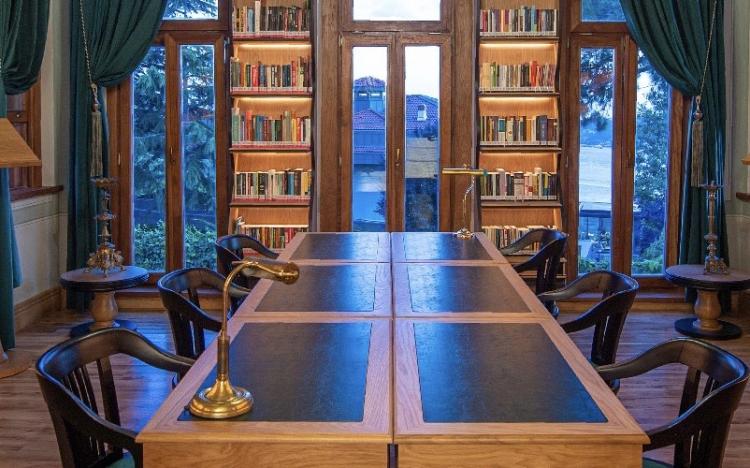 Nevmekan Kandilli: A Historic Mansi..