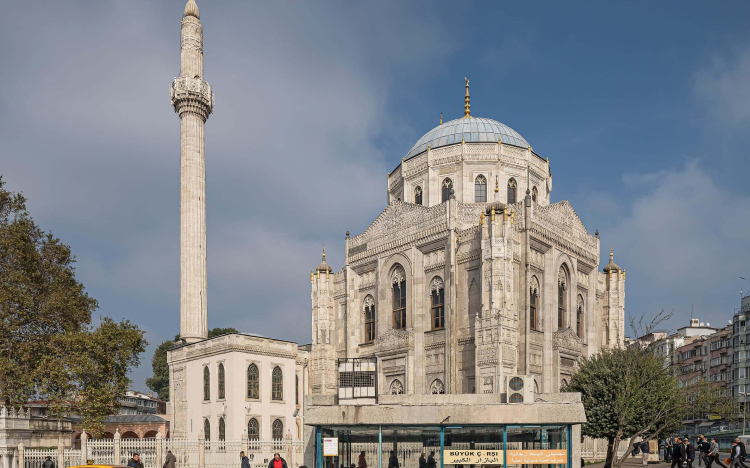 Pertevniyal Valide Sultan Mosque