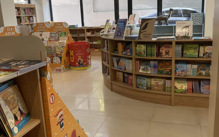 Timaş Tarçın Kitap Kahve