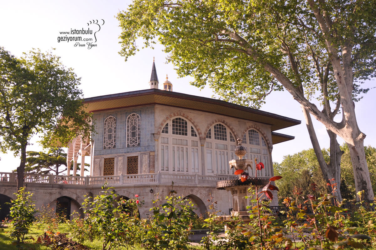 What Are the Places to Visit Within the City Walls (Suriçi)?
