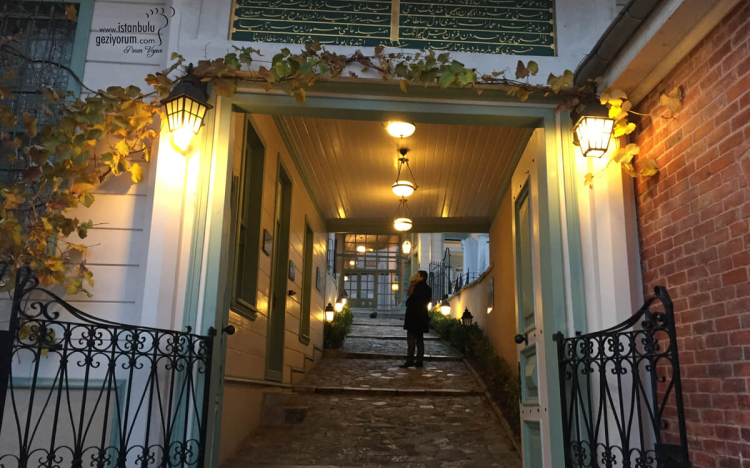 İstanbul’da Zikir Yapılan Camiler: ..