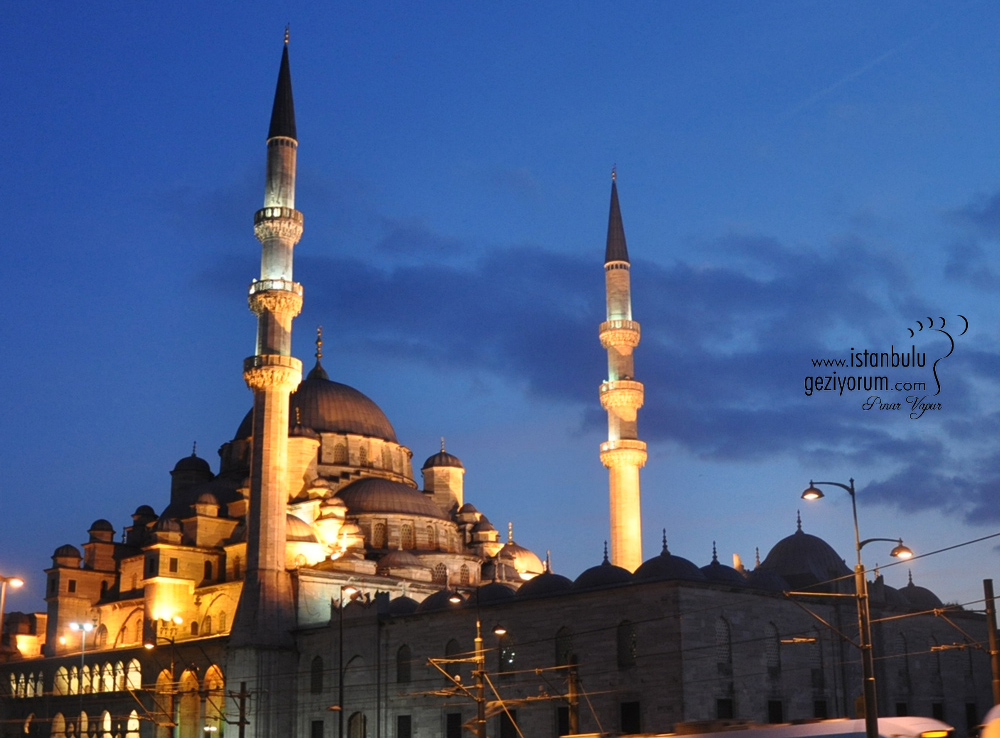 Eminönü'nde Yeni Camii